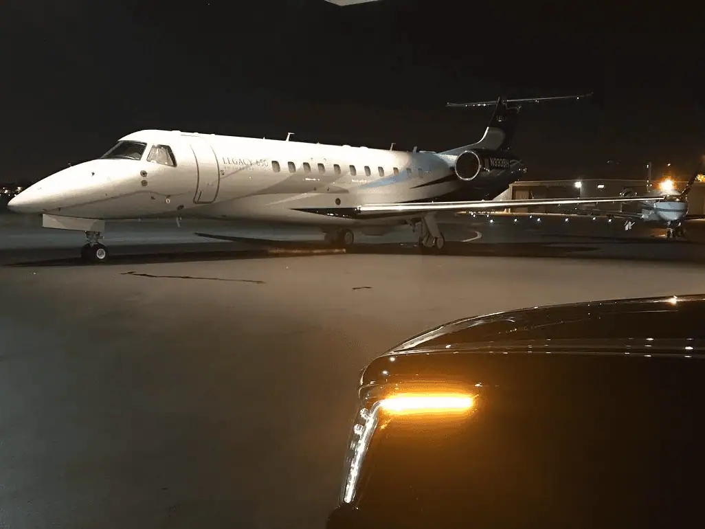 Metheora Limo Picking up the Private Jet VIP Executive at OPF airport